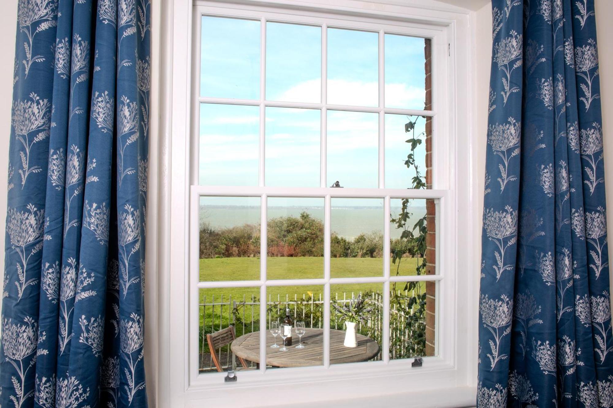 By The With Fantastic Sea Views Holiday home Yarmouth (Isle Of Wight)