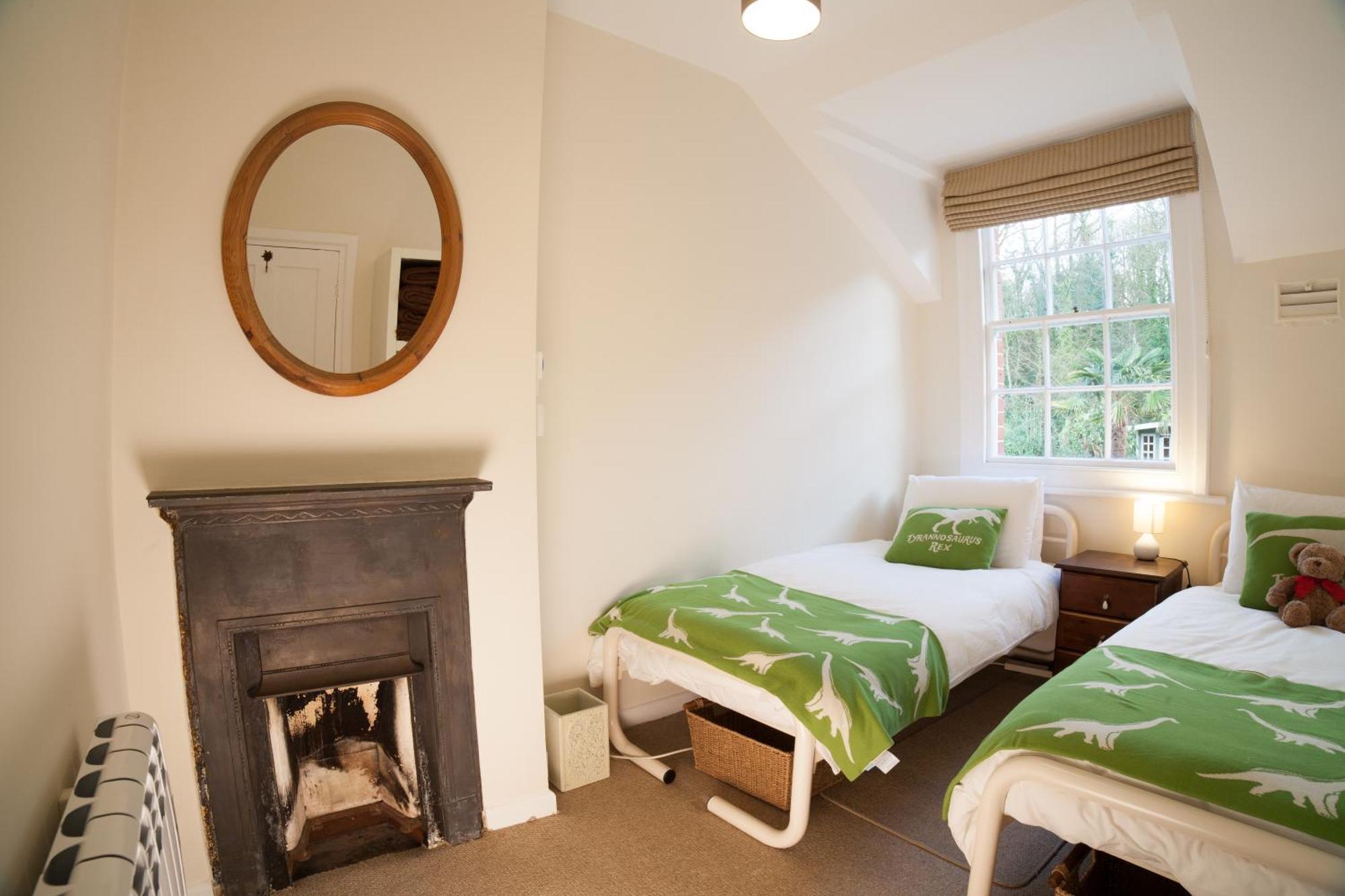 By The With Fantastic Sea Views Yarmouth (Isle Of Wight)