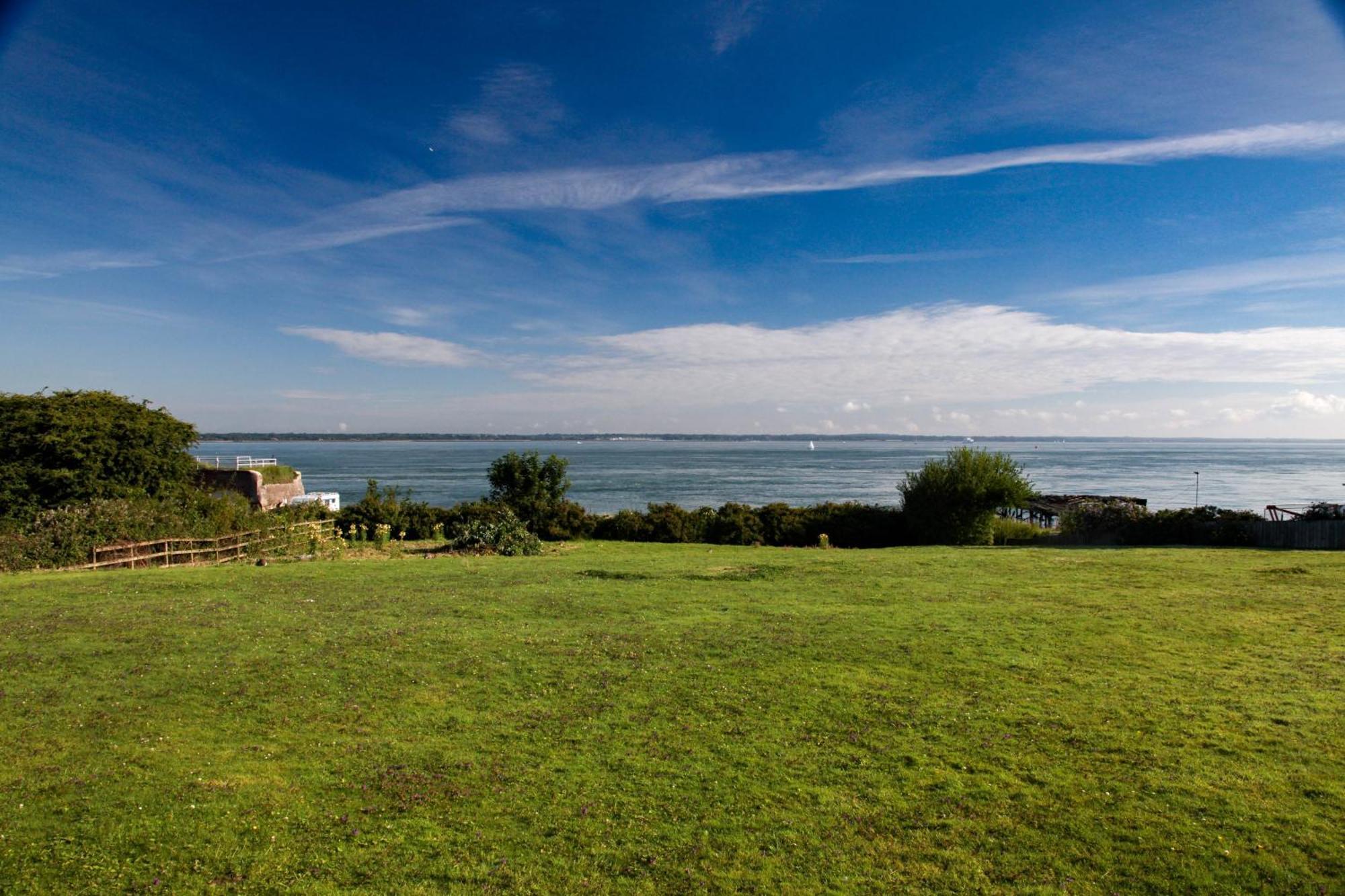 By The With Fantastic Sea Views Holiday home Yarmouth (Isle Of Wight)